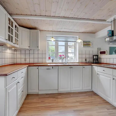 4 Bedroom Lovely In *